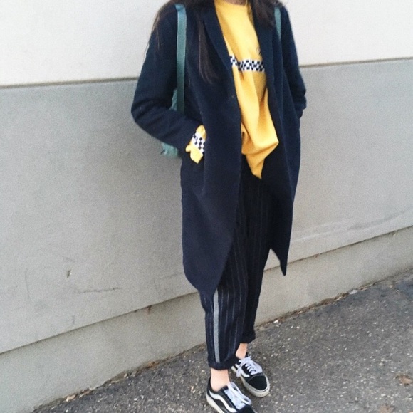 Yellow Oversized Sweatshirt - Picture 6 of 6